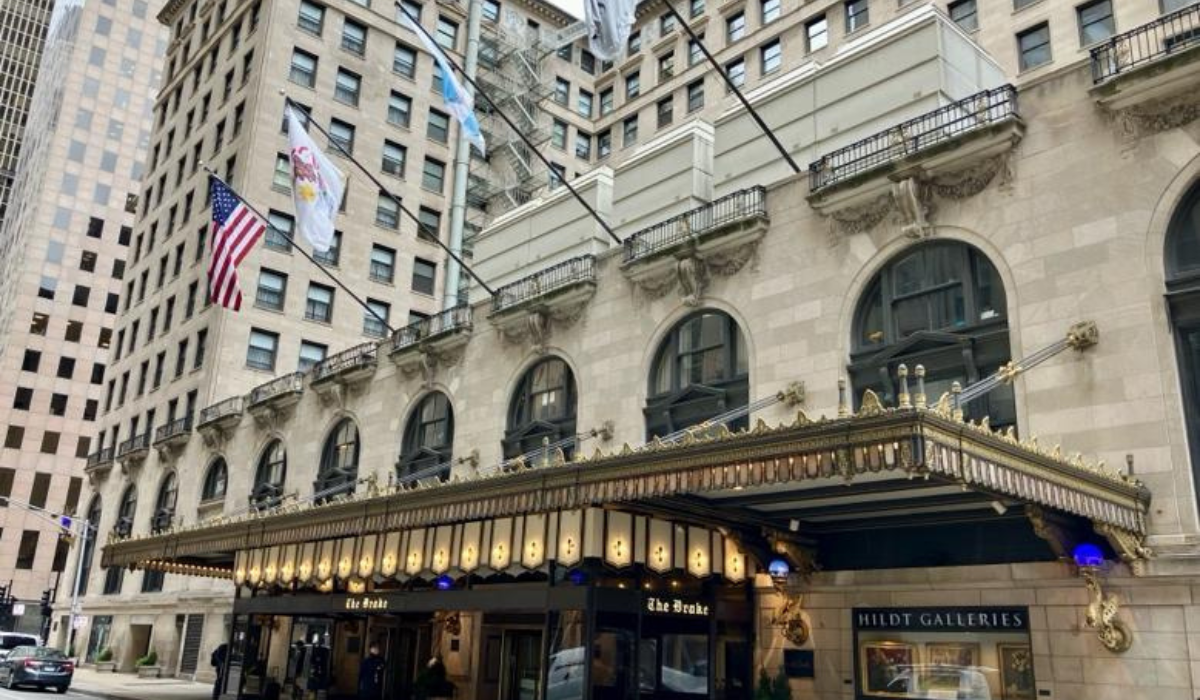 exterior view of the drake hotel in chicago