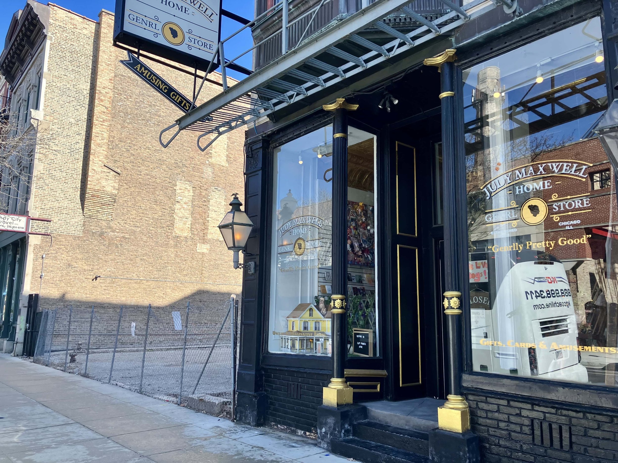  Chicago building at 1349 N Wells where Jeremiah Weinberger worked; now it is a General Store. Parking lot at 1355 N Wells where Carol’s Speakeasy was located is visible. 