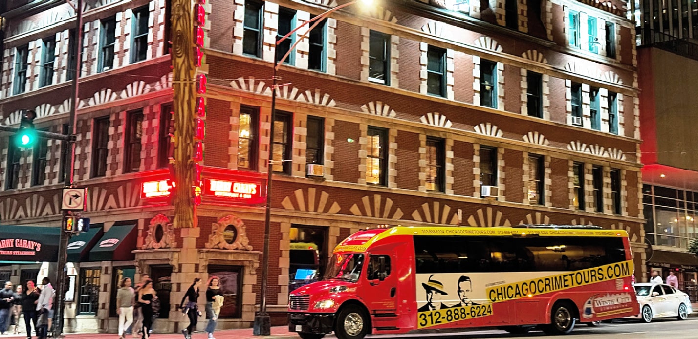 chicago crime tour bus on a chicago night tour