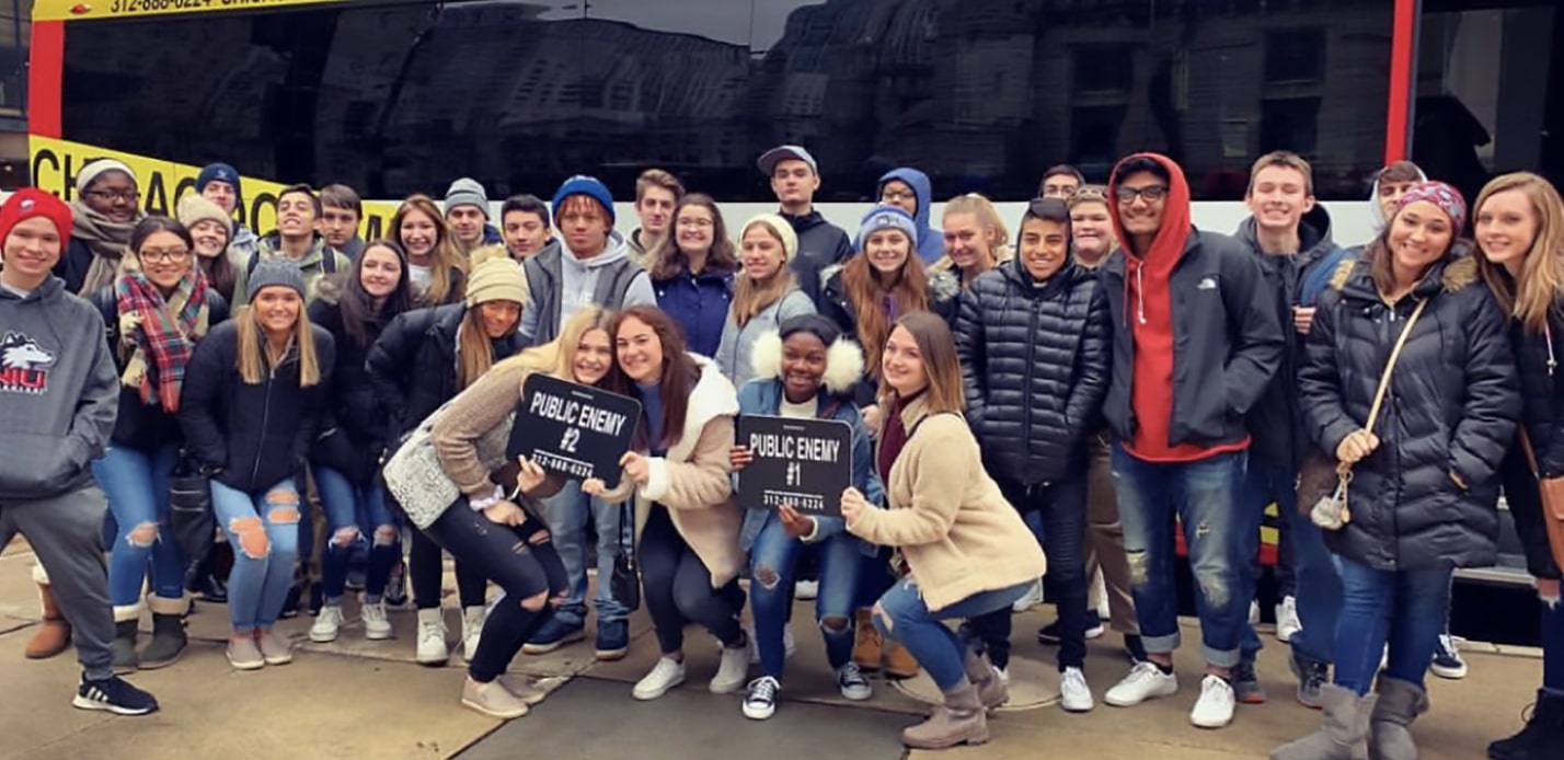 school group on a chicago crime tour