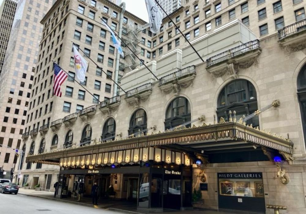 exterior view of the Drake hotel in Chicago