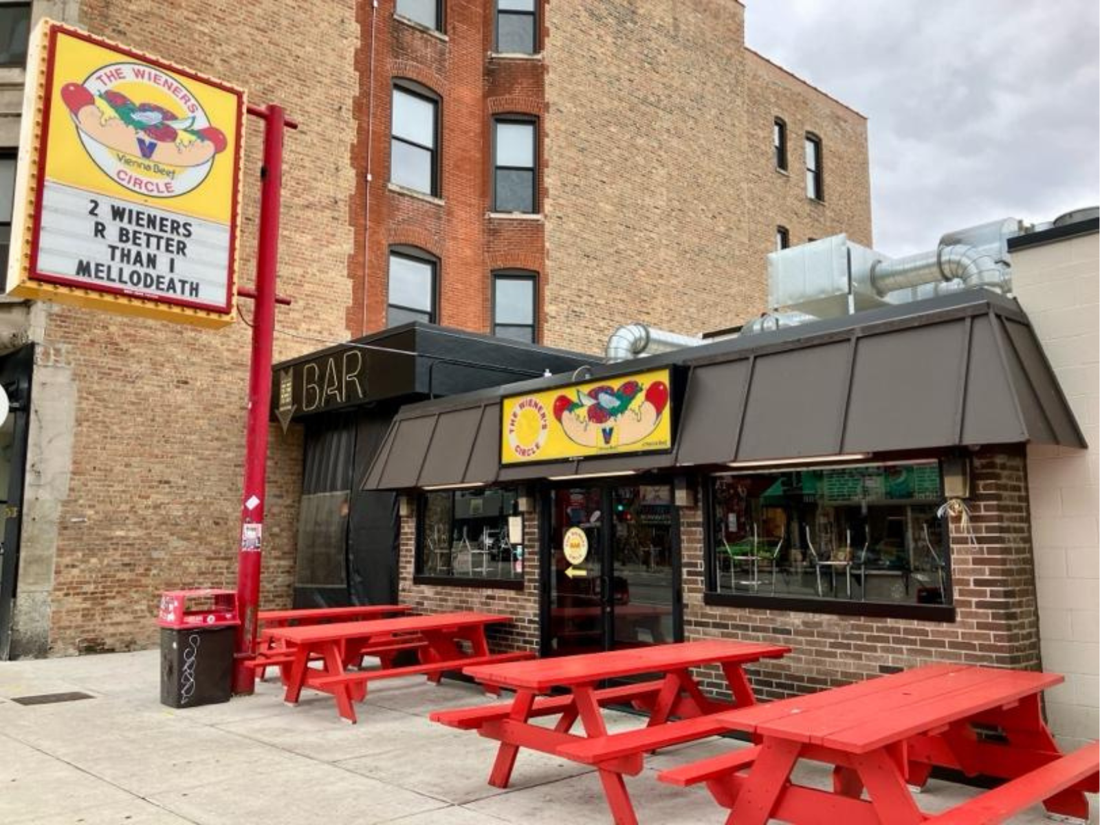 exterior of the wiener circle in chicago - a unique chicago restaurant to get chicago style hot dogs