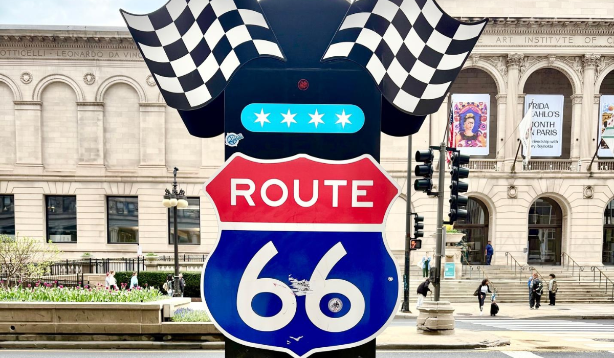 beginning of route 66 sign in chicago