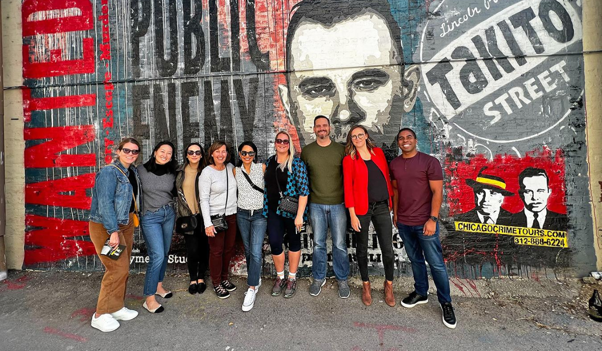 corporate group on a chicago crime tour in Dillinger Alley