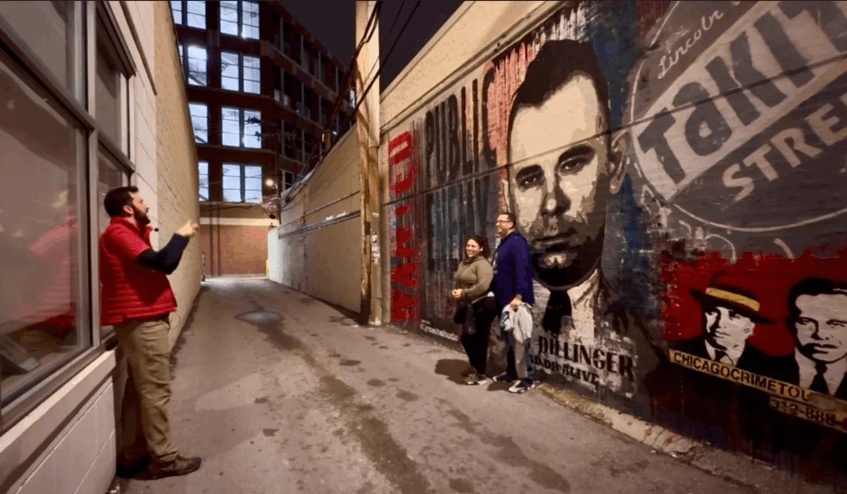 dillinger alley in chicago at night